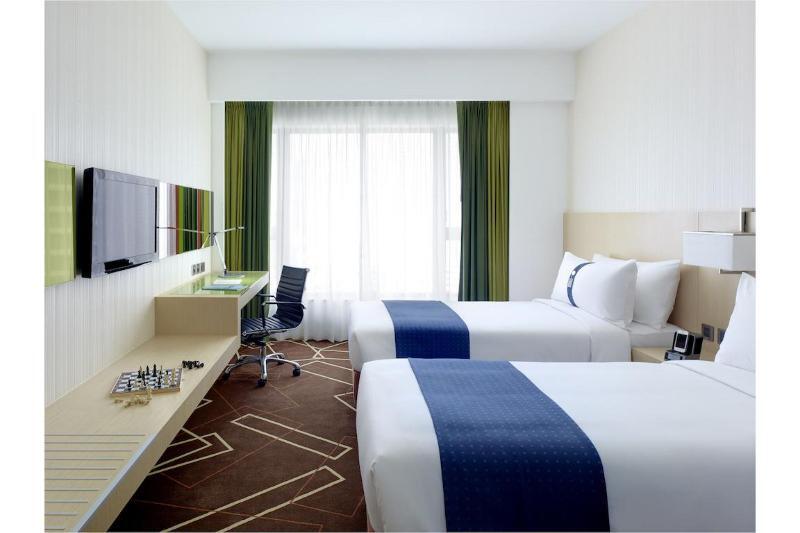 Holiday Inn Express Hong Kong Kowloon East, An Ihg Hotel Екстериор снимка